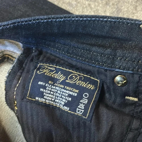 Fidelity  Ace Mid Rise Ultra Slim, Dark Wash. Size 27. - Picture 10 of 12